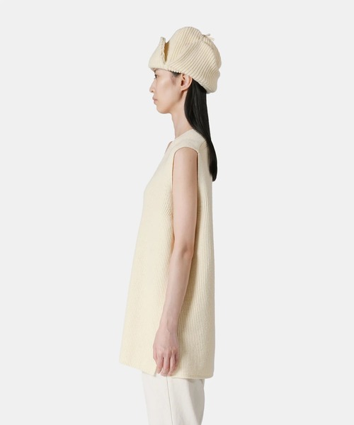 UNDECORATED(アンデコレイテッド)の「UNDECORATED アンデコレイテッド / MF Wool Knit Vest Vネック ウールニットベスト / UDF22804(ベスト・レディース・ブラック/キナリ・FREE)」の14枚目の写真