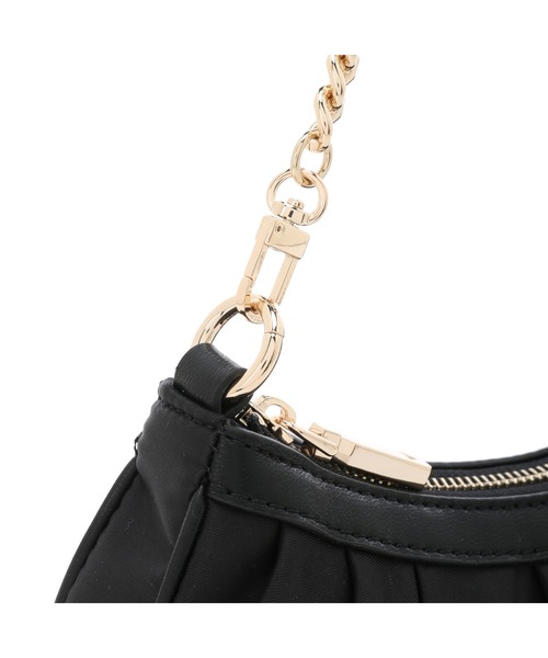 Guess（ゲス）の「MARIANA Top Zip Shoulder Bag（ショルダーバッグ）」 WEAR