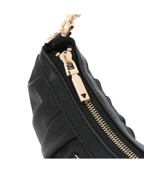 Guess（ゲス）の「MARIANA Top Zip Shoulder Bag（ショルダーバッグ）」 WEAR