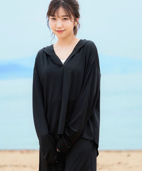 Fashion Letter（ファッションレター）の「UVラッシュガードトップス＋バミューダパンツセットアップ（ラッシュガード・レディース・ブラック/ネイビー/モカ・M～Ｌ/L～LL）」の2枚目の写真