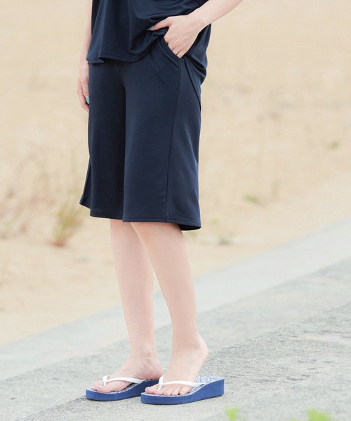 Fashion Letter（ファッションレター）の「UVラッシュガードトップス＋バミューダパンツセットアップ（ラッシュガード・レディース・ブラック/ネイビー/モカ・M～Ｌ/L～LL）」の4枚目の写真