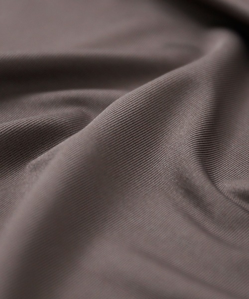 Fashion Letter（ファッションレター）の「UVラッシュガードトップス＋バミューダパンツセットアップ（ラッシュガード・レディース・ブラック/ネイビー/モカ・M～Ｌ/L～LL）」の10枚目の写真