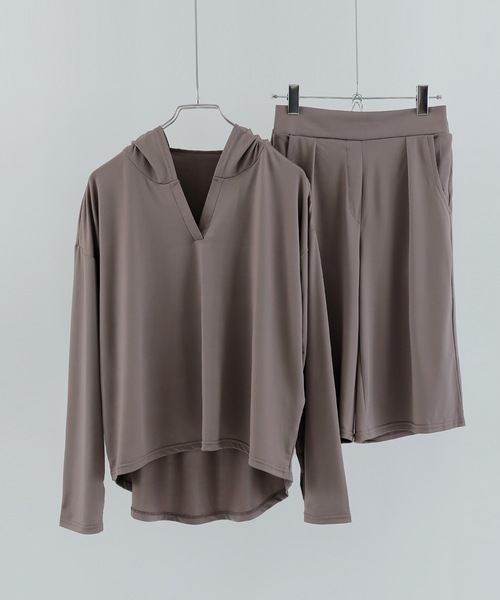 Fashion Letter（ファッションレター）の「UVラッシュガードトップス＋バミューダパンツセットアップ（ラッシュガード・レディース・ブラック/ネイビー/モカ・M～Ｌ/L～LL）」の21枚目の写真