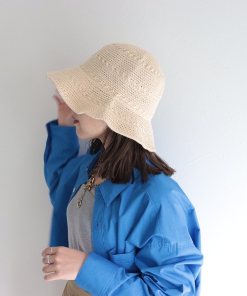 fredy emue（フレディエミュ）の「【WEB限定】柄編みチューリップハット（ハット・レディース・アイボリー/ブラウン/ブラック/テラコッタ/ピンク・FREE）」の2枚目の写真