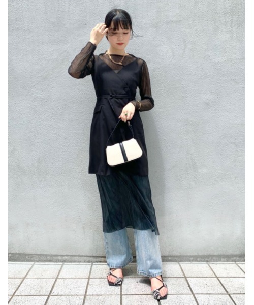 LILY BROWN(リリーブラウン)の「オーガニックフレアデニムパンツ(デニムパンツ・レディース・インディゴブルー/ブルー/ライトブルー・1/0)」の20枚目の写真