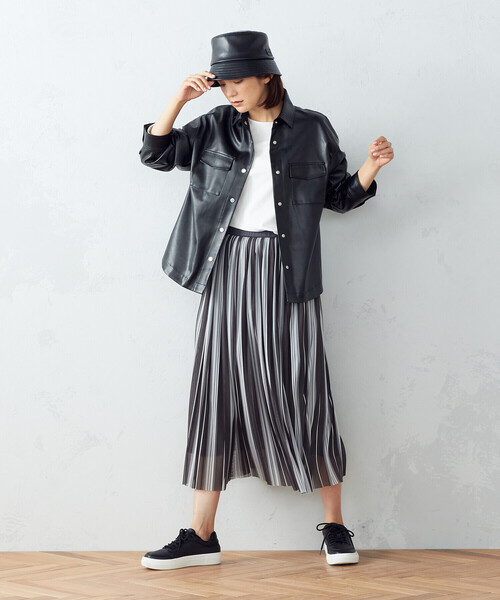 COMME CA ISM(コムサイズム)の「フェイクレザー シャツ ブルゾン(ブルゾン・レディース・ブラック・MEDIUM/LARGE)」の3枚目の写真