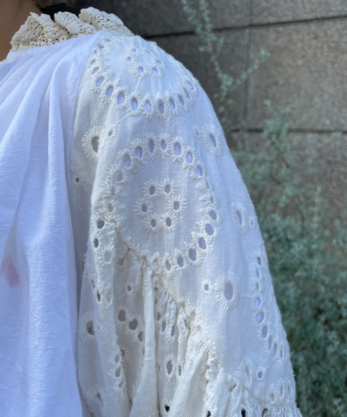 HELLO.SANFRANCISCO(ハローサンフランシスコ)の「【HELLO.SANFRANCISCO/ハローサンフランシスコ】パッチワークレースショートブラウス(シャツ/ブラウス・レディース・ホワイト/ブラック/ピンク・FREE)」の11枚目の写真