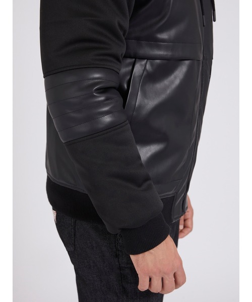 Guess（ゲス）の「Downtown Branded Bomber Jacket（ブルゾン・メンズ・ブラック・SMALL/MEDIUM/LARGE/X-LARGE）」の4枚目の写真