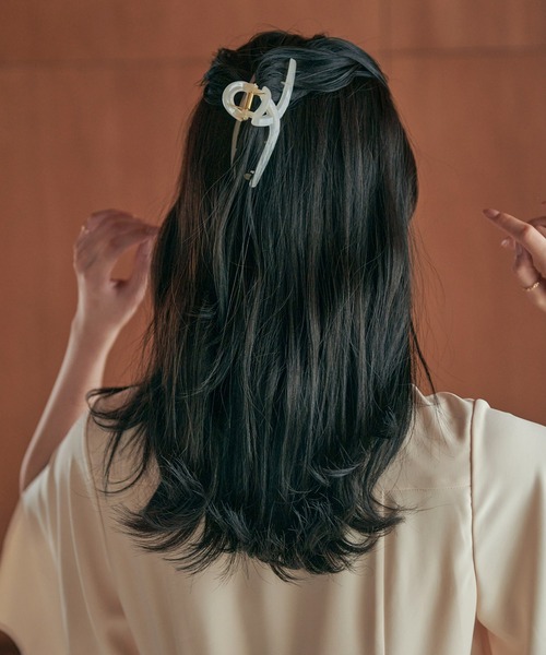 Dita Muaj.（ディータムアージュ）の「クリアヘアクリップ（バレッタ/ヘアクリップ・レディース・オリーブ/ホワイト・FREE）」の5枚目の写真