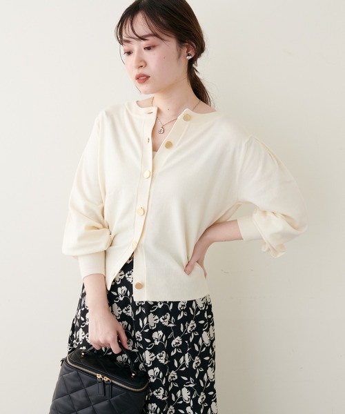 natural couture(ナチュラルクチュール)の「おしゃれゴールド釦シンプルカーディガン(カーディガン/ボレロ・レディース・その他1/グリーン系その他/オフホワイト/ブラック/ピンク・FREE)」の17枚目の写真