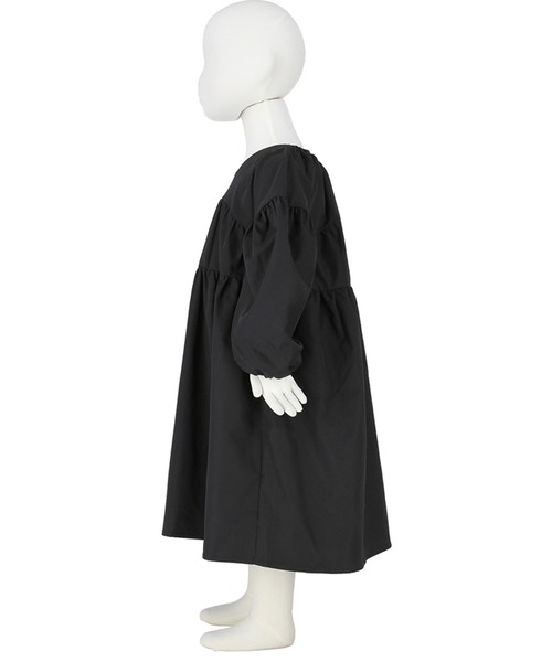 coca（coca）（コカ）の「キッズ 親子お揃いティアードボリュームワンピース（ワンピース・キッズ・ブラック・100/110/120/130）」の2枚目の写真