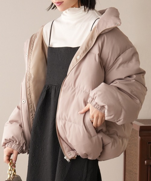 IAMUSE(アイアミューズ)の「スタンドカラー中綿ダウンジャケット S0775【IAMUSE】(ダウンジャケット/コート・レディース・ブラック/グレイッシュベージュ・FREE)」の6枚目の写真