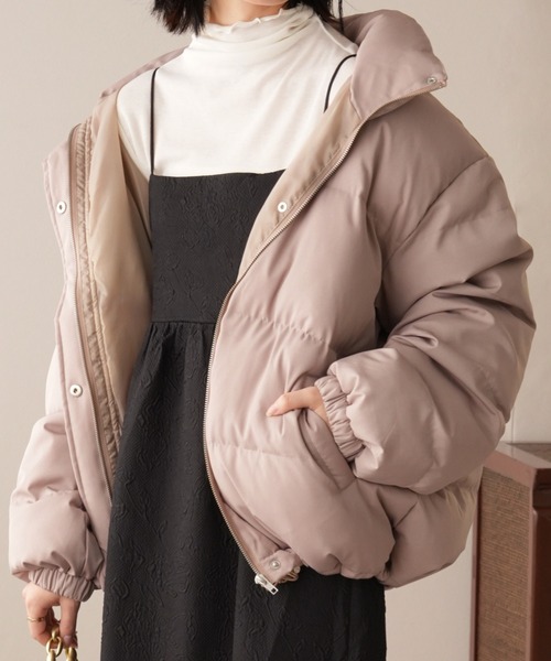 IAMUSE(アイアミューズ)の「スタンドカラー中綿ダウンジャケット S0775【IAMUSE】(ダウンジャケット/コート・レディース・ブラック/グレイッシュベージュ・FREE)」の7枚目の写真