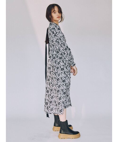 merry jenny（メリージェニー）の「トラックソールサイドゴアブーツ（ブーツ・レディース・ベージュ/ブラック・MEDIUM/LARGE）」の17枚目の写真