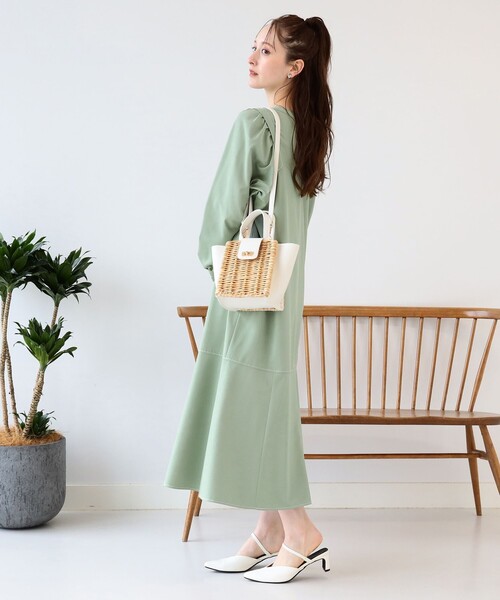 Ray BEAMS（レイビームス）の「Ray BEAMS / 配色 ステッチ マーメイド ワンピース（ワンピース・レディース・ブラック/ミント・ONE SIZE）」の4枚目の写真