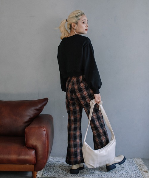 Flugge（フラッジー）の「volume sleeve short sweat/ボリュームスリーブショートスウェット（スウェット・レディース・グレー/アッシュ/ブラック・FREE）」の6枚目の写真