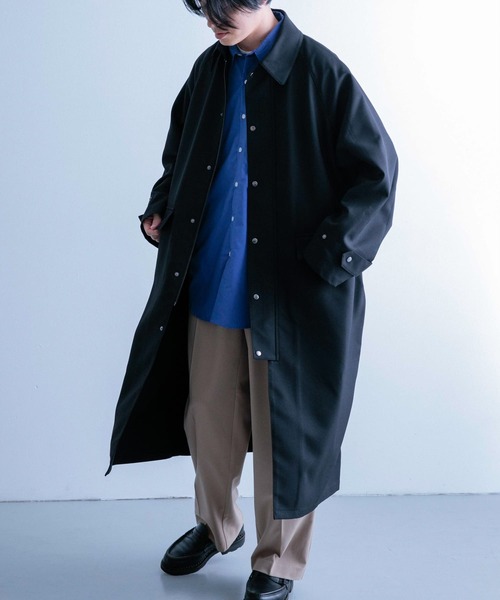 ITEMS URBANRESEARCH（アイテムズ アーバンリサーチ）の「ポリツイル ステンカラーオーバーコート（ステンカラーコート・メンズ・モカ/ブラック・MEDIUM/LARGE）」の5枚目の写真