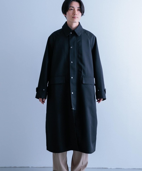 ITEMS URBANRESEARCH（アイテムズ アーバンリサーチ）の「ポリツイル ステンカラーオーバーコート（ステンカラーコート・メンズ・モカ/ブラック・MEDIUM/LARGE）」の15枚目の写真