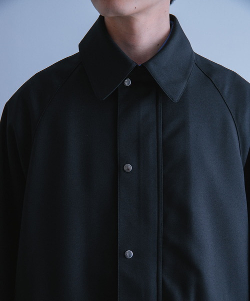 ITEMS URBANRESEARCH（アイテムズ アーバンリサーチ）の「ポリツイル ステンカラーオーバーコート（ステンカラーコート・メンズ・モカ/ブラック・MEDIUM/LARGE）」の19枚目の写真