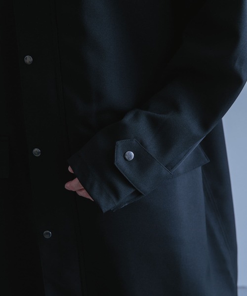 ITEMS URBANRESEARCH（アイテムズ アーバンリサーチ）の「ポリツイル ステンカラーオーバーコート（ステンカラーコート・メンズ・モカ/ブラック・MEDIUM/LARGE）」の22枚目の写真