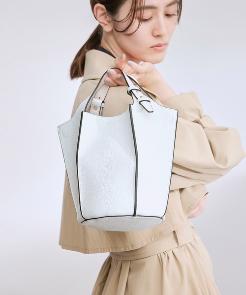 ROPE'（ロペ）の「【一部直営店舗・WEB限定】パネルプリーツミドルバッグ/ポーチ付き（ハンドバッグ・レディース・ミント/ホワイト/ベージュ系その他・FREE）」の5枚目の写真