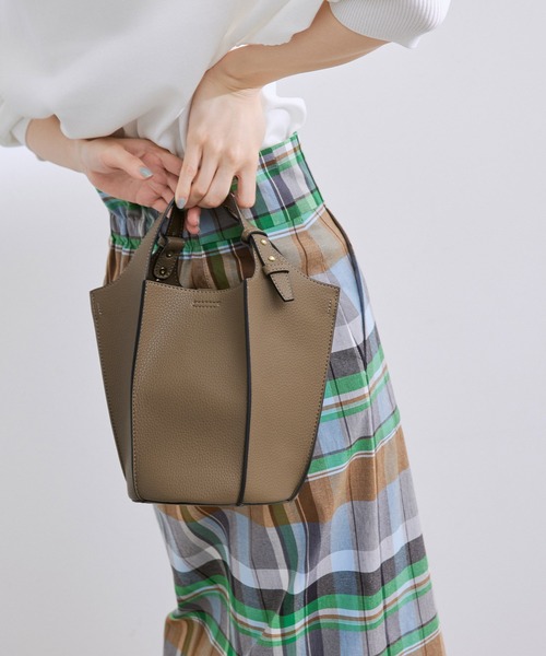 ROPE'（ロペ）の「【一部直営店舗・WEB限定】パネルプリーツミドルバッグ/ポーチ付き（ハンドバッグ・レディース・ミント/ホワイト/ベージュ系その他・FREE）」の10枚目の写真