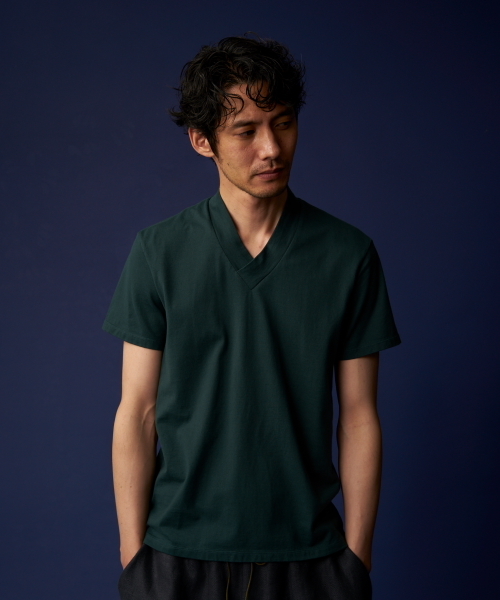 和ROBE(ワローブ)の「JUBAN TEE(Tシャツ/カットソー・メンズ・ホワイト/グレー/ネイビー/カーキ/ライトグレー/ダークネイビー/アッシュグレー/グリーン/ブラウン/ブラック/ターコイズブルー/オレンジ/ベージュ/ワインレッド/プラム/エメラルド/パープル系/ダークカーキ・1/3/2/4/5)」の9枚目の写真