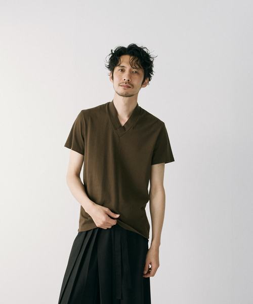 和ROBE(ワローブ)の「JUBAN TEE(Tシャツ/カットソー・メンズ・ホワイト/グレー/ネイビー/カーキ/ライトグレー/ダークネイビー/アッシュグレー/グリーン/ブラウン/ブラック/ターコイズブルー/オレンジ/ベージュ/ワインレッド/プラム/エメラルド/パープル系/ダークカーキ・1/3/2/4/5)」の6枚目の写真