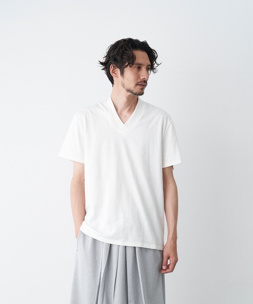 和ROBE(ワローブ)の「JUBAN TEE(Tシャツ/カットソー・メンズ・ホワイト/グレー/ネイビー/カーキ/ライトグレー/ダークネイビー/アッシュグレー/グリーン/ブラウン/ブラック/ターコイズブルー/オレンジ/ベージュ/ワインレッド/プラム/エメラルド/パープル系/ダークカーキ・1/3/2/4/5)」の1枚目の写真