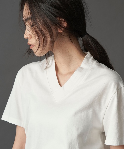 和ROBE(ワローブ)の「JUBAN TEE(Tシャツ/カットソー・メンズ・ホワイト/グレー/ネイビー/カーキ/ライトグレー/ダークネイビー/アッシュグレー/グリーン/ブラウン/ブラック/ターコイズブルー/オレンジ/ベージュ/ワインレッド/プラム/エメラルド/パープル系/ダークカーキ・1/3/2/4/5)」の22枚目の写真