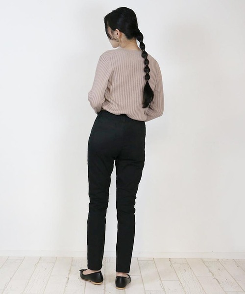 atONE（アットワン）の「atONE オールラバーウエストスリムパンツ（チノパンツ・レディース・ベージュ/ナチュラル/チャコールグレー/クリーム/カーキ/ブラック・L/LL/4L/3L/M）」の15枚目の写真