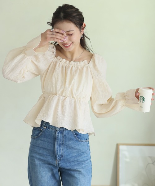 LAFFMO（ラフモ）の「スクエアネックフリルクロップドブラウス（シャツ/ブラウス・レディース・ベージュ/ピンク・FREE）」の6枚目の写真