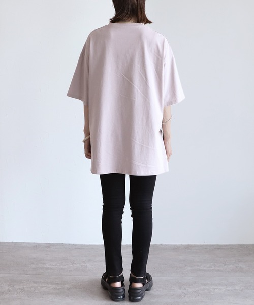 reca(レカ)の「アーチロゴスリットTシャツ(Tシャツ/カットソー・レディース・グレイッシュベージュ/ブラック/ホワイト/ピンク系その他・FREE)」の14枚目の写真