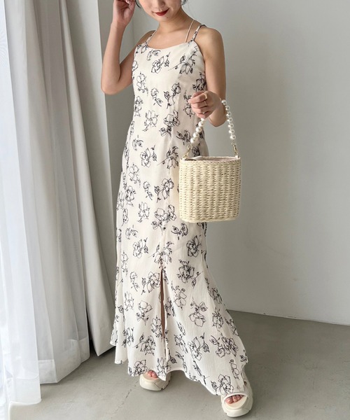 one after another NICE CLAUP（ワンアフターアナザーナイスクラップ）の「パールハンドル/リボン ペーパーストローバック（かごバッグ・レディース・ブラック/アイボリー・FREE）」の3枚目の写真