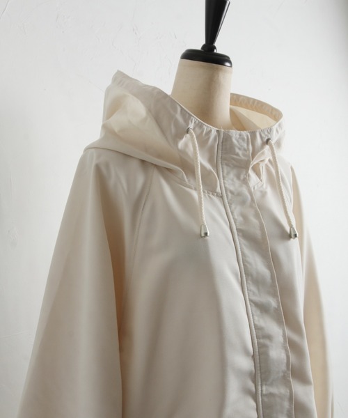 tocco closet(トッコ クローゼット)の「【限定】エステル平織マウンテンパーカー(マウンテンパーカー・レディース・ネイビー/アイボリー・M)」の13枚目の写真