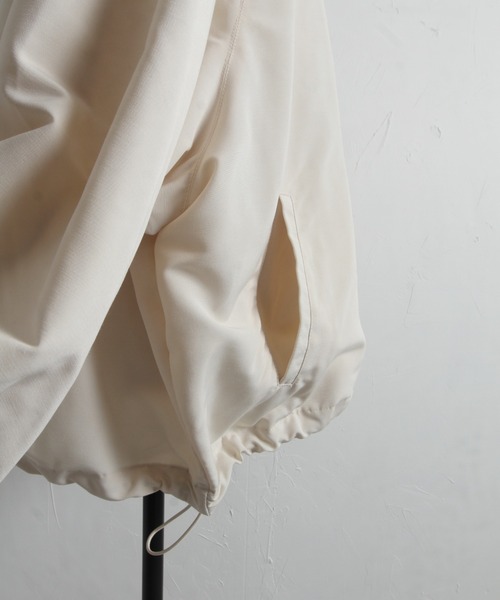 tocco closet(トッコ クローゼット)の「【限定】エステル平織マウンテンパーカー(マウンテンパーカー・レディース・ネイビー/アイボリー・M)」の6枚目の写真