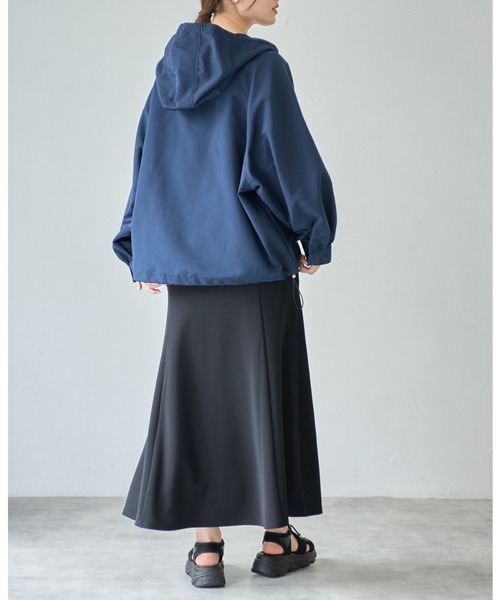 tocco closet(トッコ クローゼット)の「【限定】エステル平織マウンテンパーカー(マウンテンパーカー・レディース・ネイビー/アイボリー・M)」の12枚目の写真