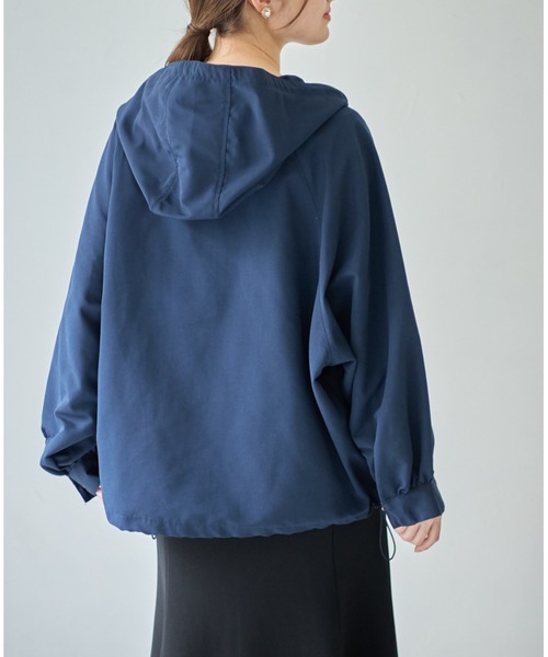 tocco closet(トッコ クローゼット)の「【限定】エステル平織マウンテンパーカー(マウンテンパーカー・レディース・ネイビー/アイボリー・M)」の18枚目の写真