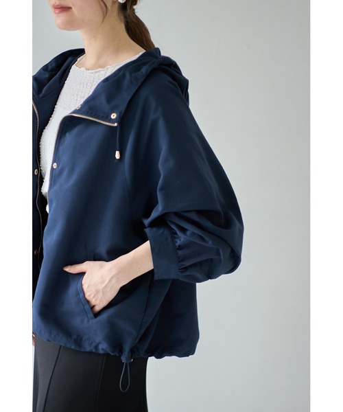 tocco closet(トッコ クローゼット)の「【限定】エステル平織マウンテンパーカー(マウンテンパーカー・レディース・ネイビー/アイボリー・M)」の8枚目の写真