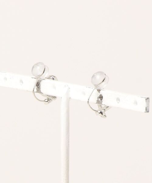 Fun & Daily（ファンアンドデイリー）の「F&D : フレームハートイヤリング（イヤリング・レディース・シルバー/ゴールド・FREE）」の3枚目の写真