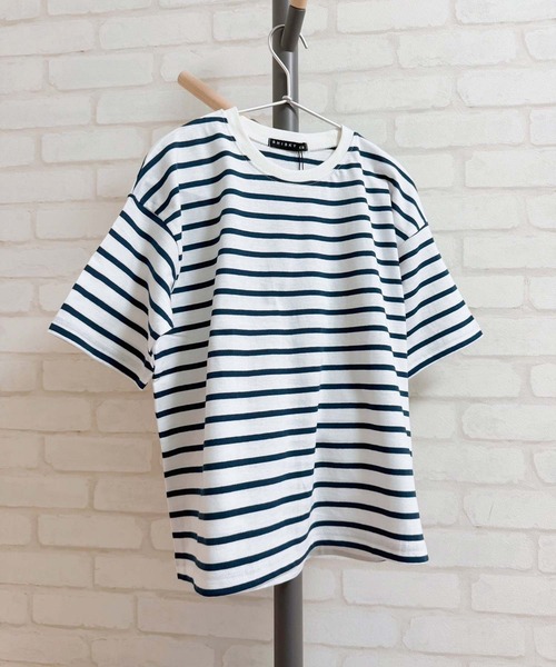 ZI-ON(ジーオン)の「ビッグシルエットボーダー半袖Tシャツ(Tシャツ/カットソー・キッズ・ベージュ/ダークグリーン/ネイビー/オフホワイト/ブルー/ホワイト×グリーン/ホワイト×ブラック/杢グレー/グレー系その他/ホワイト×ネイビー/チャコール/ネイビー×ホワイト・150cm/140cm/130cm/160cm/120cm/110cm)」の5枚目の写真