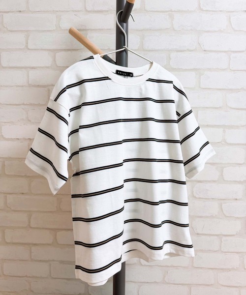 ZI-ON(ジーオン)の「ビッグシルエットボーダー半袖Tシャツ(Tシャツ/カットソー・キッズ・ベージュ/ダークグリーン/ネイビー/オフホワイト/ブルー/ホワイト×グリーン/ホワイト×ブラック/杢グレー/グレー系その他/ホワイト×ネイビー/チャコール/ネイビー×ホワイト・150cm/140cm/130cm/160cm/120cm/110cm)」の2枚目の写真