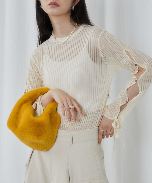 Firsthand(ファーストハンド)の「Firsthand/ファーストハンド Ecofur Handbag / エコファーハンドバッグ/Ecofur Handbag / エコファーハンドバッグ(ハンドバッグ・レディース・ピンク/サックスブルー/ホワイト/ブラウン/マスタード・ONE SIZE)」の4枚目の写真