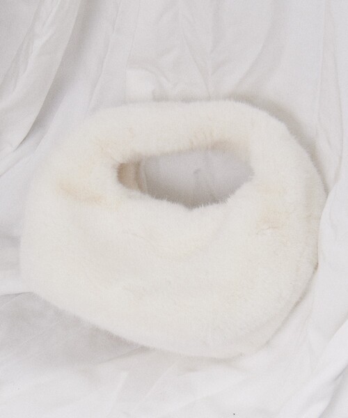 Firsthand(ファーストハンド)の「Firsthand/ファーストハンド Ecofur Handbag / エコファーハンドバッグ/Ecofur Handbag / エコファーハンドバッグ(ハンドバッグ・レディース・ピンク/サックスブルー/ホワイト/ブラウン/マスタード・ONE SIZE)」の15枚目の写真