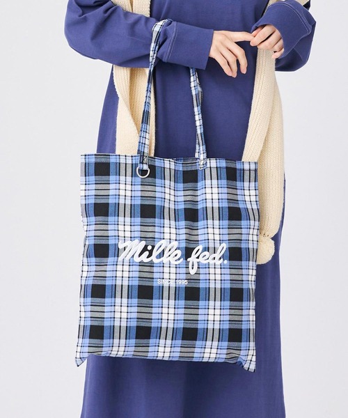 MILKFED.(ミルクフェド)の「ICING LOGO FLAT TOTE BAG(トートバッグ・レディース・ネイビー/レッド/ライトブルー・ONE SIZE)」の7枚目の写真