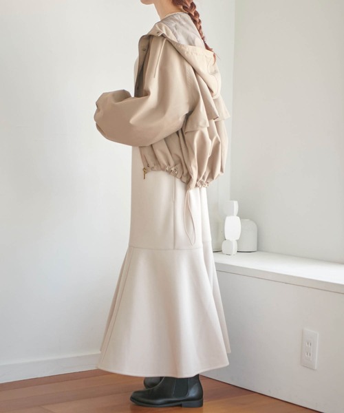 mil（ミル）の「【150㎝前後の小柄さんサイズ】バックフリルマウンテンパーカー【洗える】（マウンテンパーカー・レディース・ピンクベージュ/モカ/グレイッシュベージュ・XS/S）」の11枚目の写真