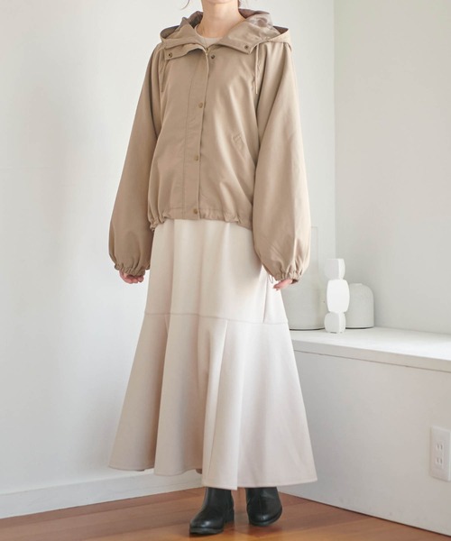 mil（ミル）の「【150㎝前後の小柄さんサイズ】バックフリルマウンテンパーカー【洗える】（マウンテンパーカー・レディース・ピンクベージュ/モカ/グレイッシュベージュ・XS/S）」の13枚目の写真