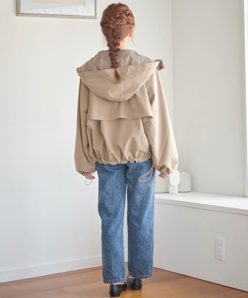 mil（ミル）の「【150㎝前後の小柄さんサイズ】バックフリルマウンテンパーカー【洗える】（マウンテンパーカー・レディース・ピンクベージュ/モカ/グレイッシュベージュ・XS/S）」の16枚目の写真