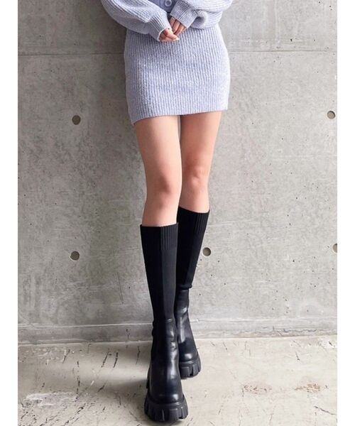 GYDA（ジェイダ）の「【セットアップ着用可】シャギースパンコール ニットスカートライクショートパンツ（スカート・レディース・オフホワイト/パープル・FREE）」の2枚目の写真