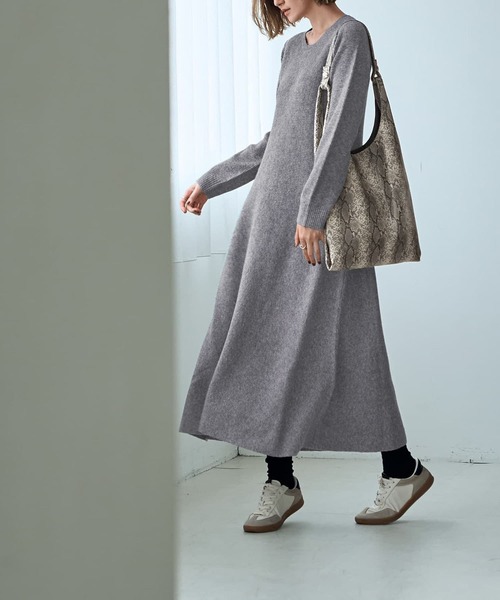 STYLE DELI(スタイルデリ)の「ふんわりフレアニットワンピース(ワンピース・レディース・ライトブルー/グレー/ネイビー・01/02)」の9枚目の写真